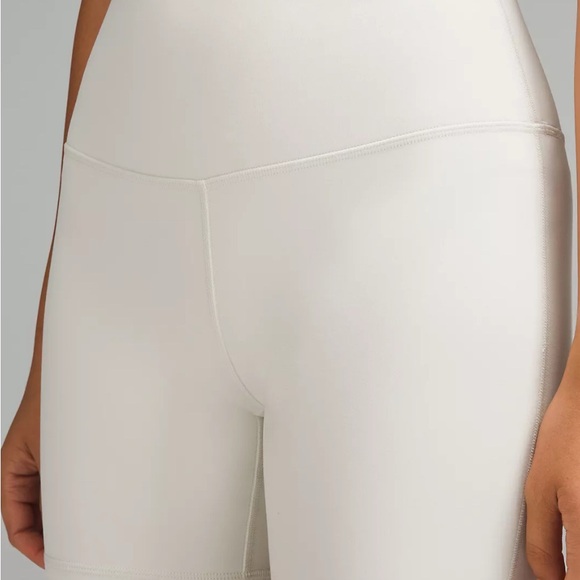 Lululemon 6in high waisted align shorts - Picture 1 of 3